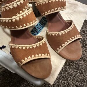 Tory Burch Tan Sandals with Cream Raffia heeled sandal 7.5. Worn once